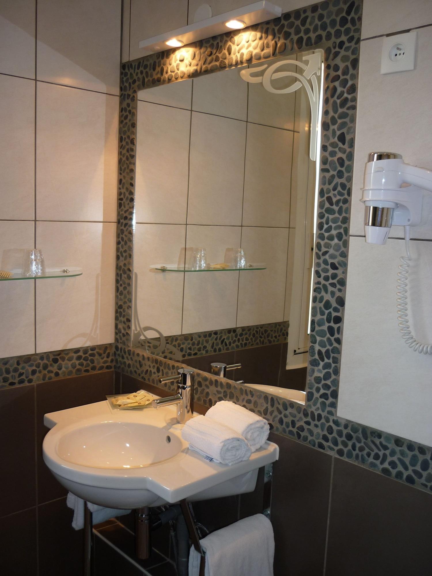 Adonis Sanary Grand Hotel Des Bains Номер фото