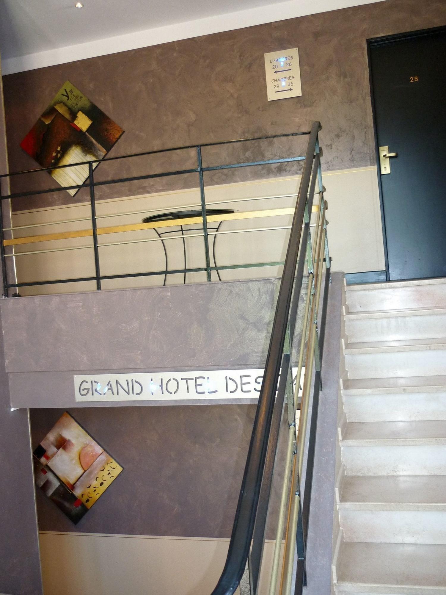 Adonis Sanary Grand Hotel Des Bains Экстерьер фото