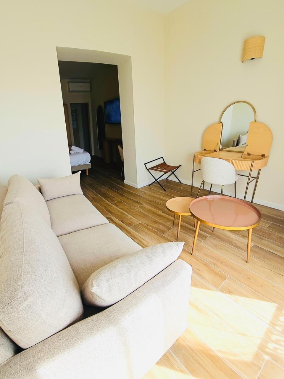 Adonis Sanary Grand Hotel Des Bains Экстерьер фото