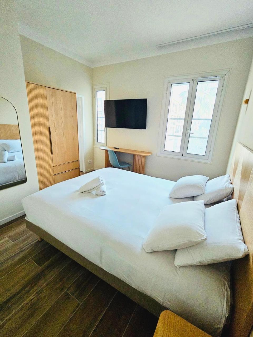 Adonis Sanary Grand Hotel Des Bains Экстерьер фото